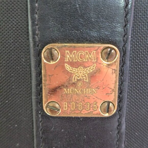 MCM Vintage Visetos Logo Coated/Leather Zip Around Wallet Serial B0635 - Picture 4 of 9